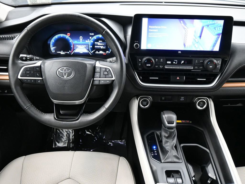 Used 2024 Toyota Grand Highlander Limited image 7