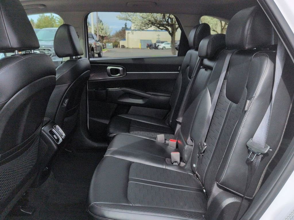 Used 2025 Kia Sorento S w/ Panoramic Sunroof Package image 24