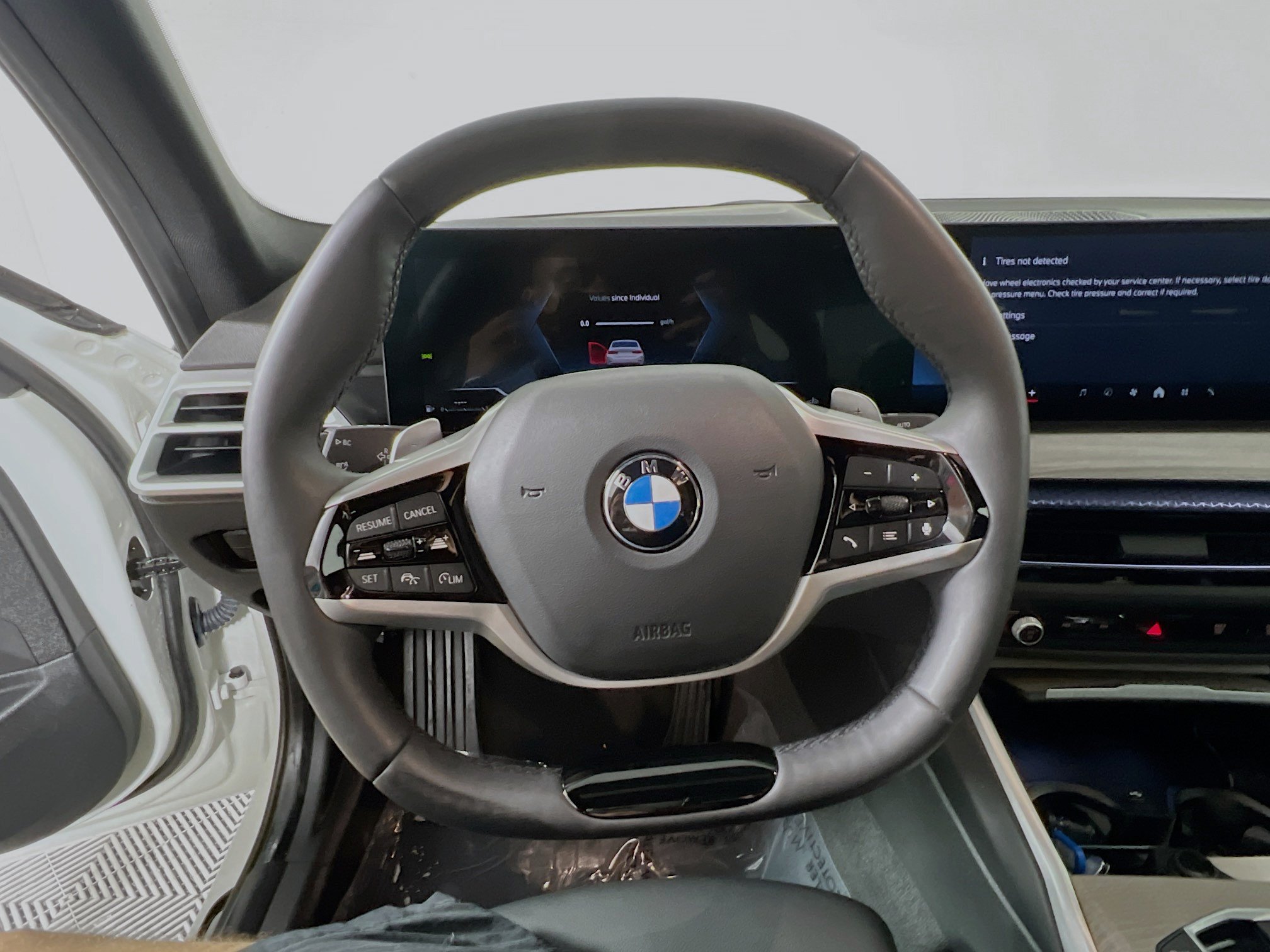 Used 2025 BMW 330i xDrive Sedan AWD/4WD image 18