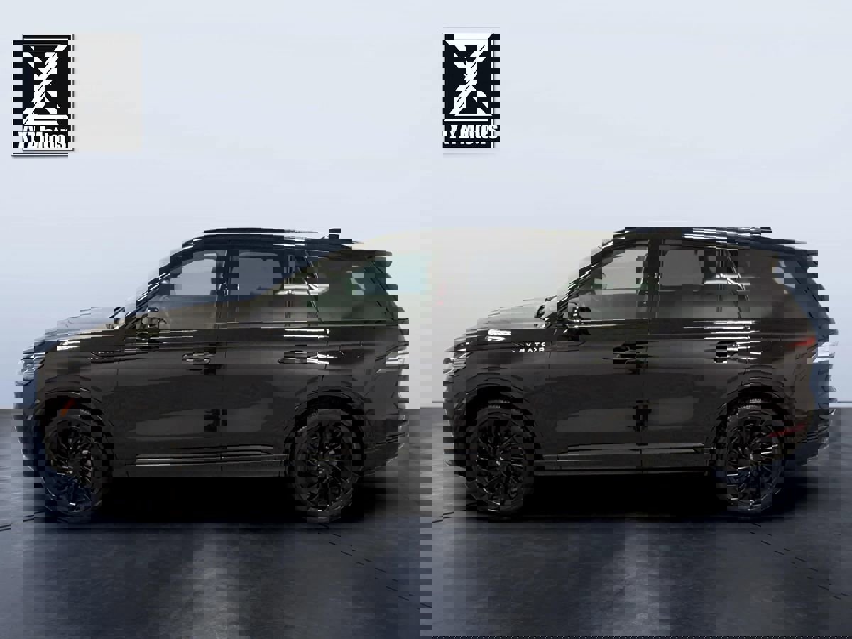 Used 2025 Lincoln Aviator Reserve w/ Jet Appearance Package image 3