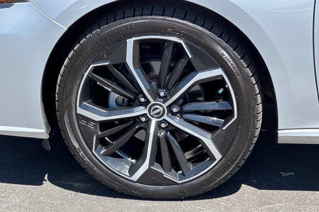 Used 2024 Nissan Altima 2.5 SR FWD image 42