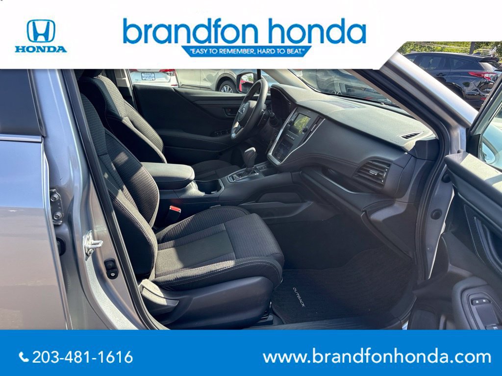 Used 2025 Subaru Outback AWD/4WD image 27