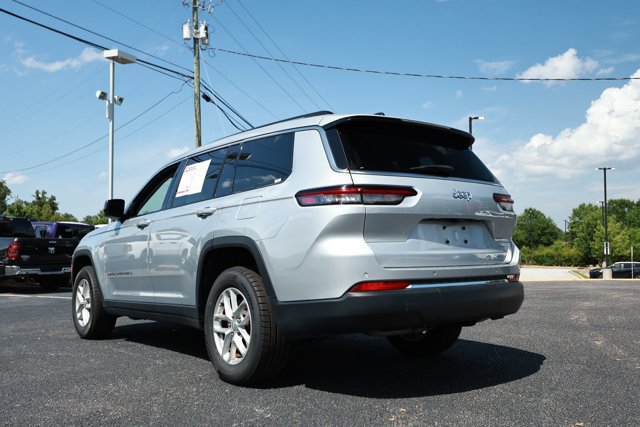 Used 2023 Jeep Grand Cherokee L Laredo RWD image 8