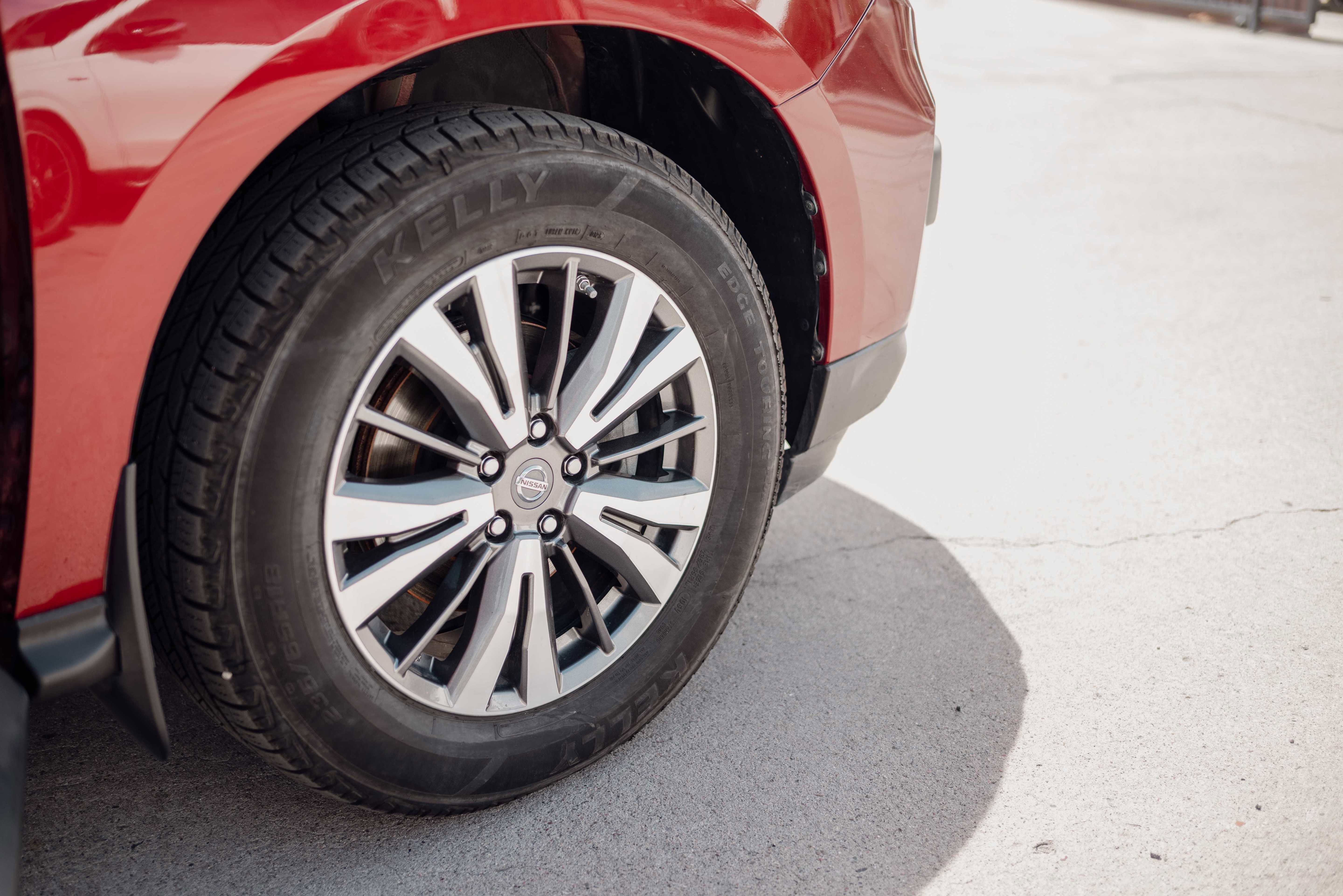 Used 2018 Nissan Pathfinder S FWD image 16