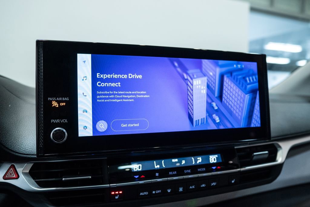 Used 2025 Toyota Sienna XLE AWD/4WD image 25