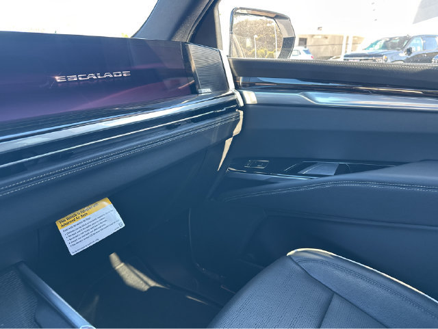 Certified 2025 Cadillac Escalade Premium Luxury RWD image 5