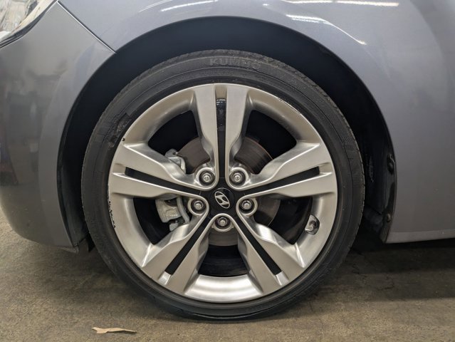 Used 2017 Hyundai Veloster Value Edition FWD image 15