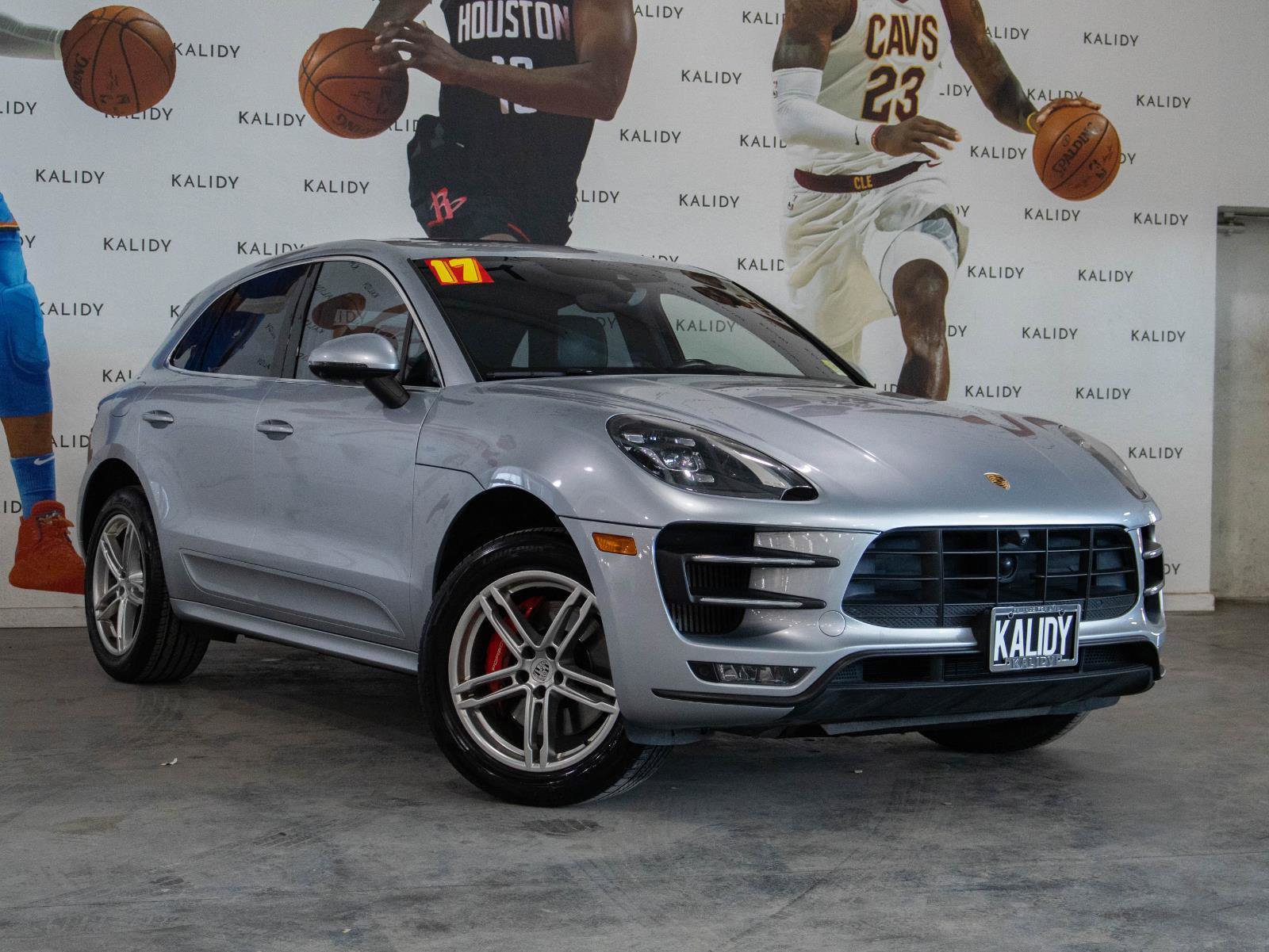 Used 2017 Porsche Macan Turbo image 2