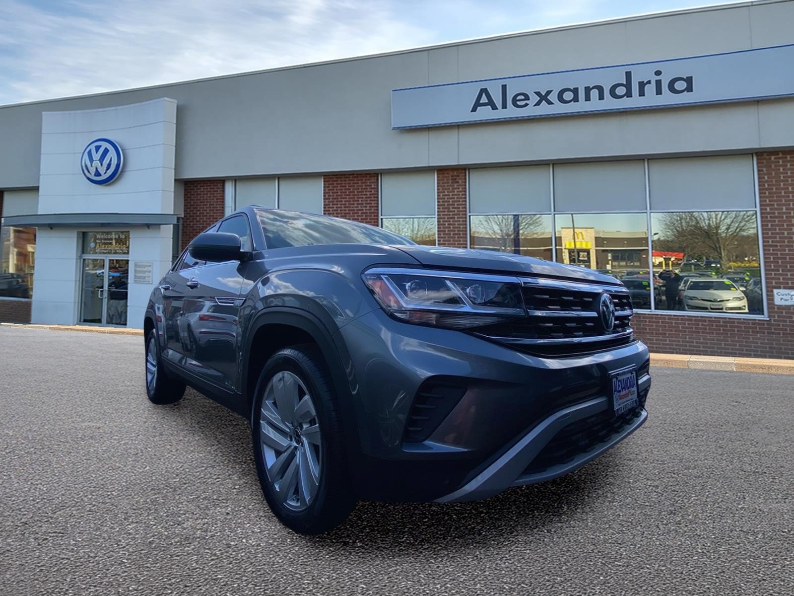 Used 2022 Volkswagen Atlas Cross Sport SE w/ Panoramic Sunroof Package
