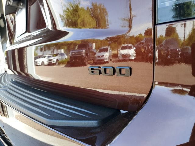 Used 2023 Cadillac Escalade Sport Platinum w/ LPO, ONYX Package AWD/4WD image 8
