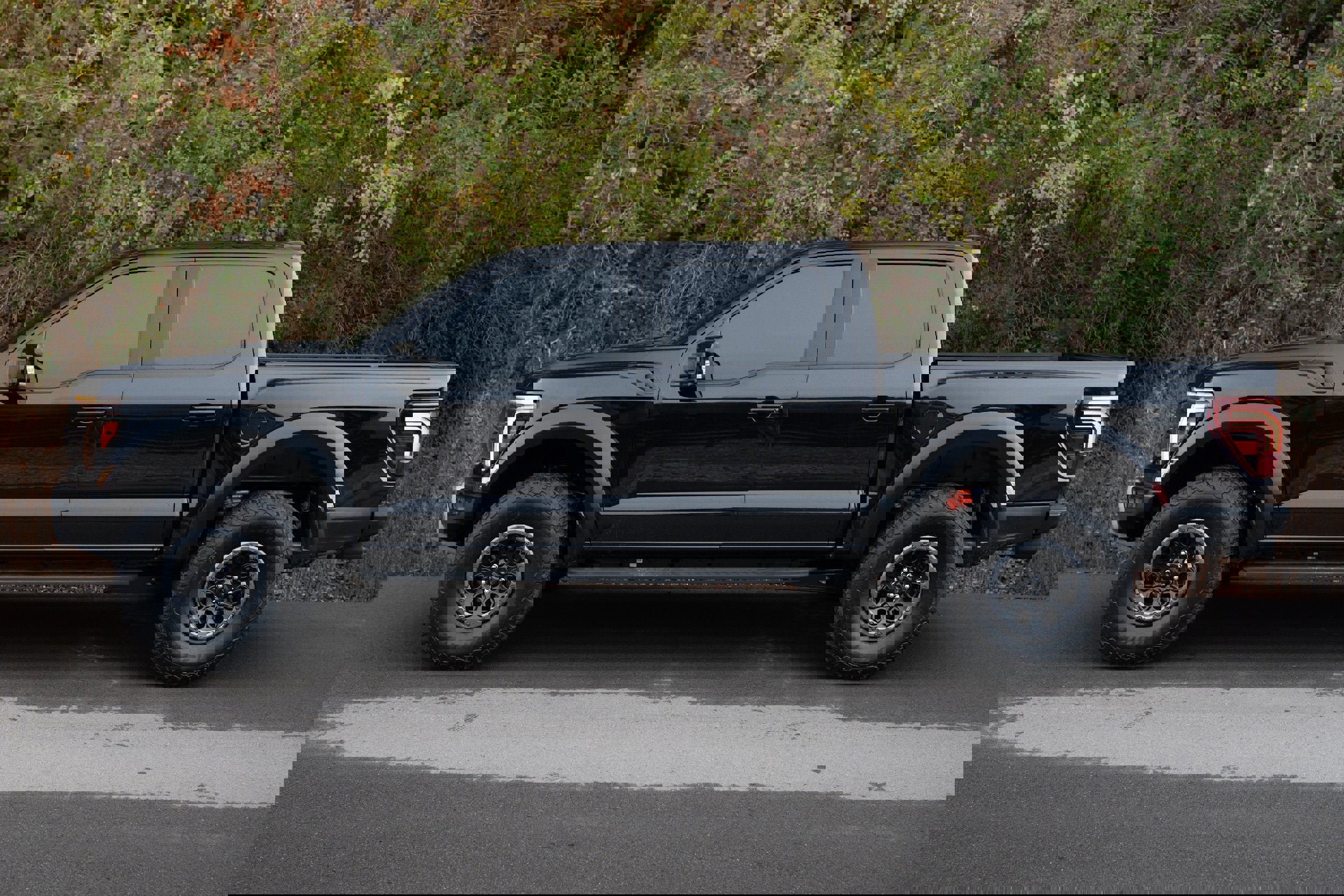 Used 2025 Ford F150 Raptor image 5