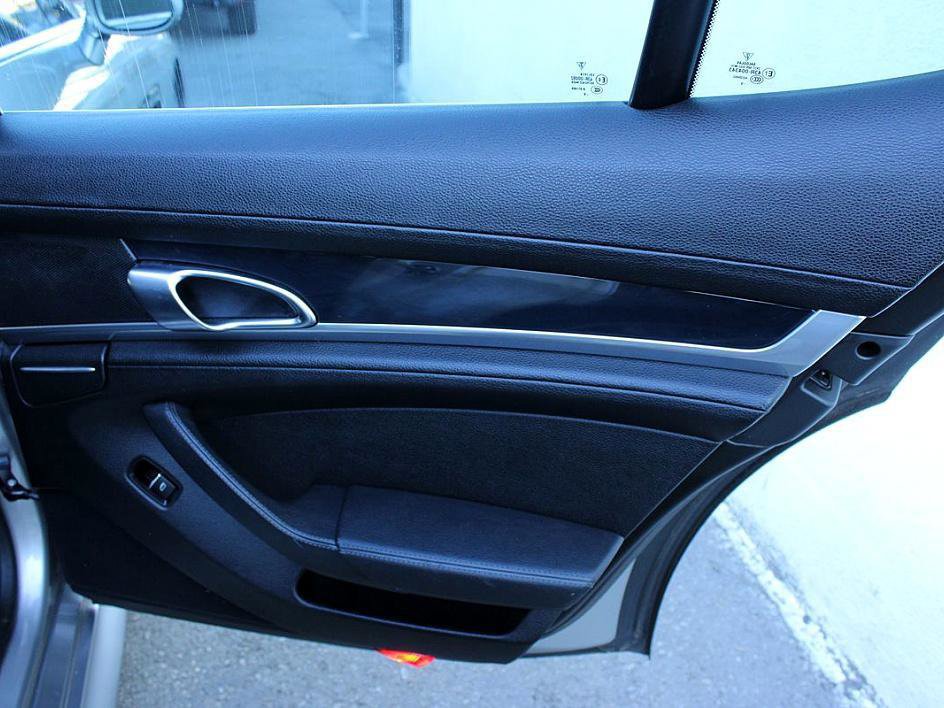 Used 2010 Porsche Panamera S image 15