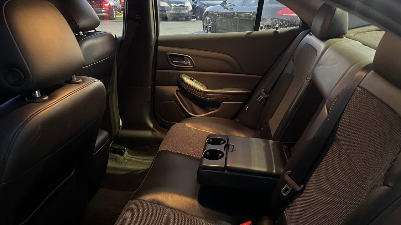 Used 2016 Chevrolet Malibu LT w/ Power Convenience Package image 10