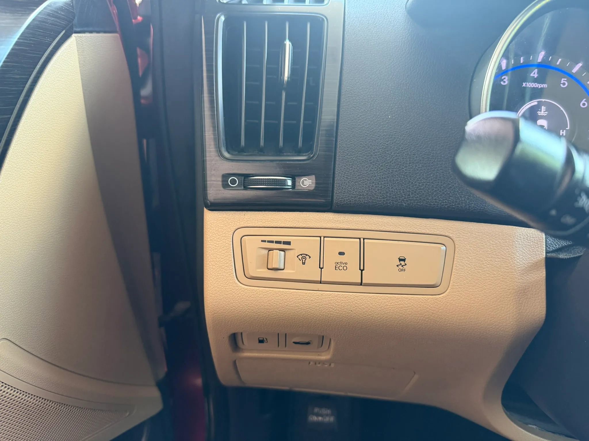 Used 2012 Hyundai Sonata Limited FWD image 17