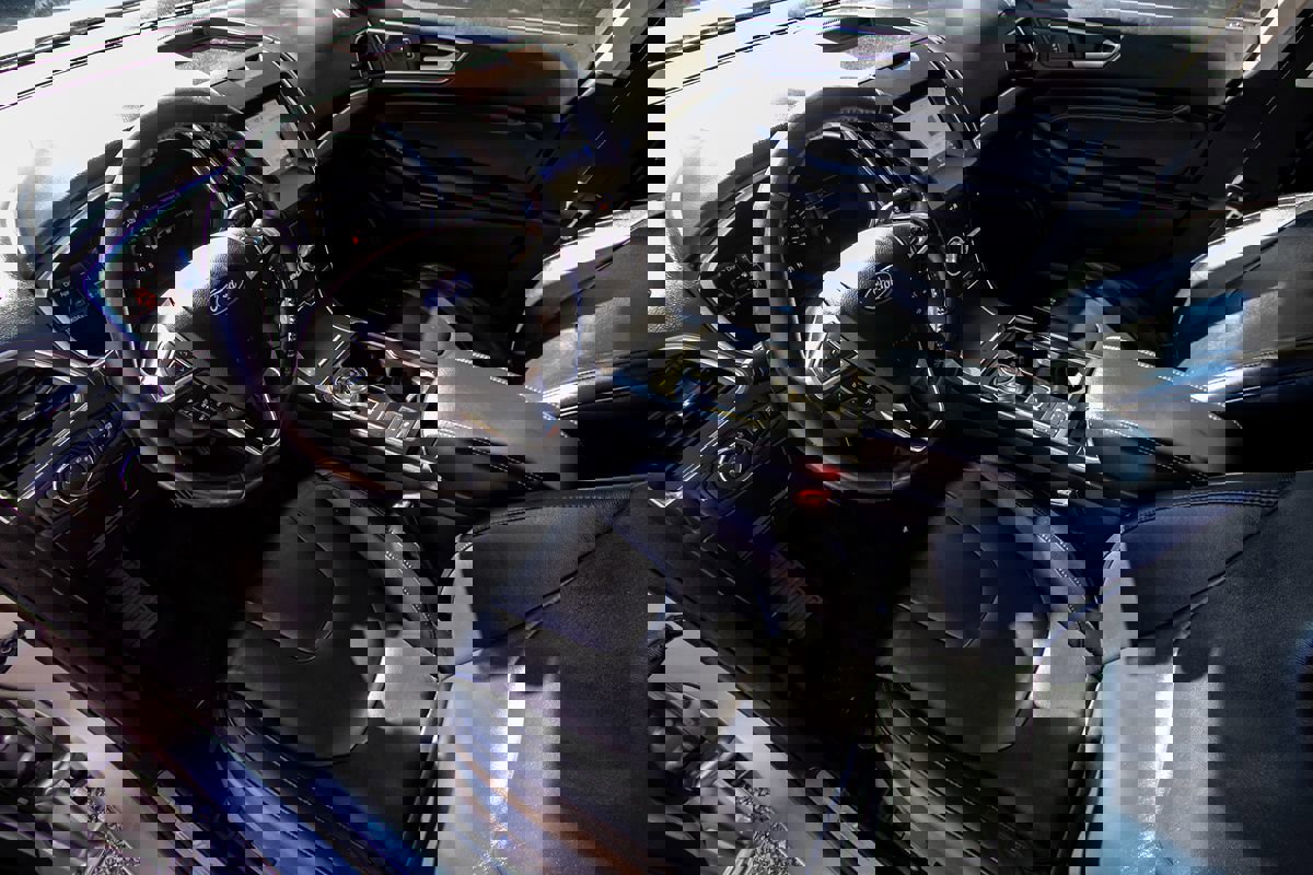 Used 2020 Ford Edge Titanium w/ Cargo Accessory Package image 11