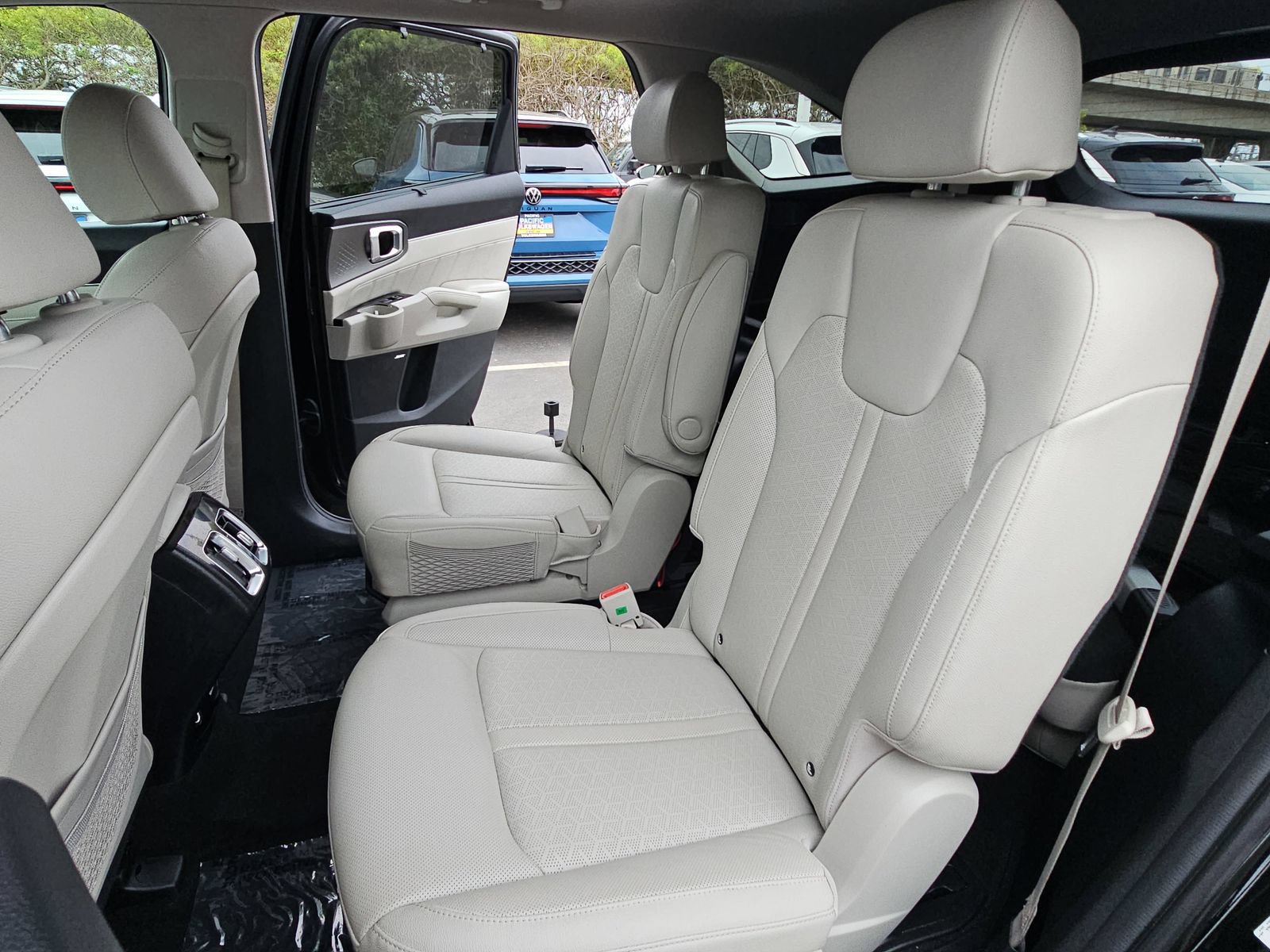 Used 2023 Kia Sorento SX Prestige w/ Panoramic Sunroof Package AWD/4WD image 16