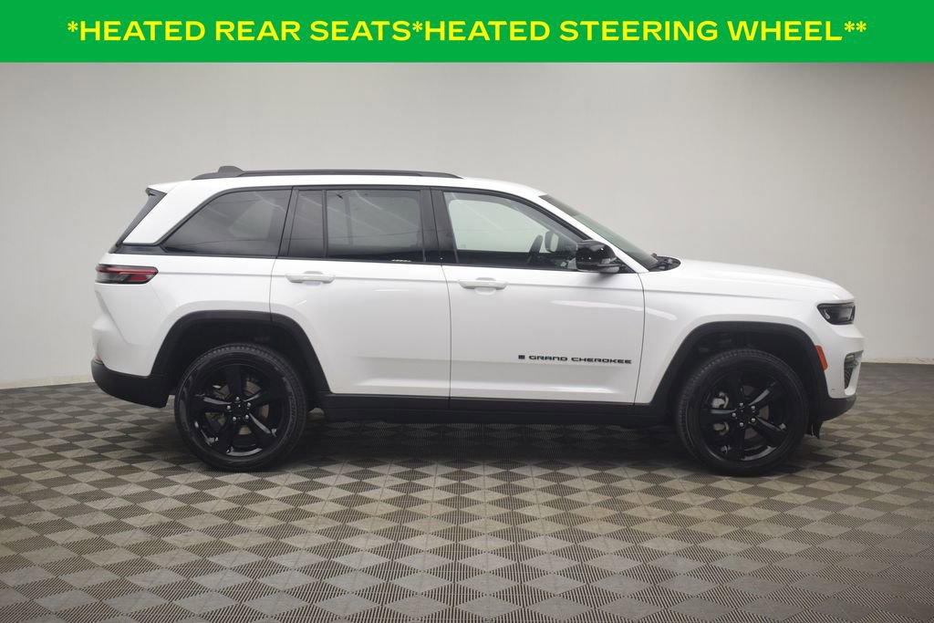 Used 2023 Jeep Grand Cherokee Limited w/ Luxury Tech Group II image 12