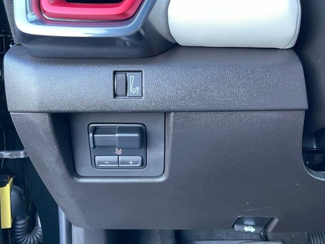 Used 2024 GMC Canyon AT4X image 23