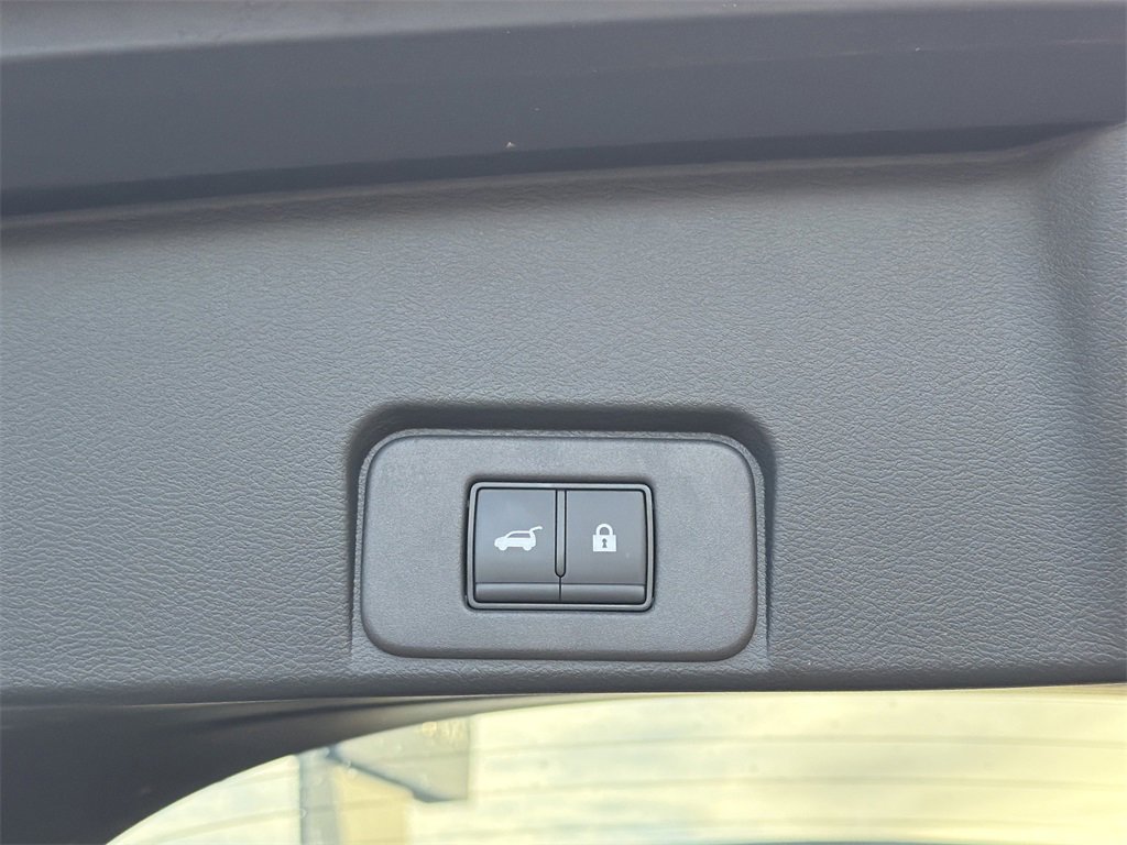 Used 2024 Nissan Rogue SL w/ SL Premium Package image 21