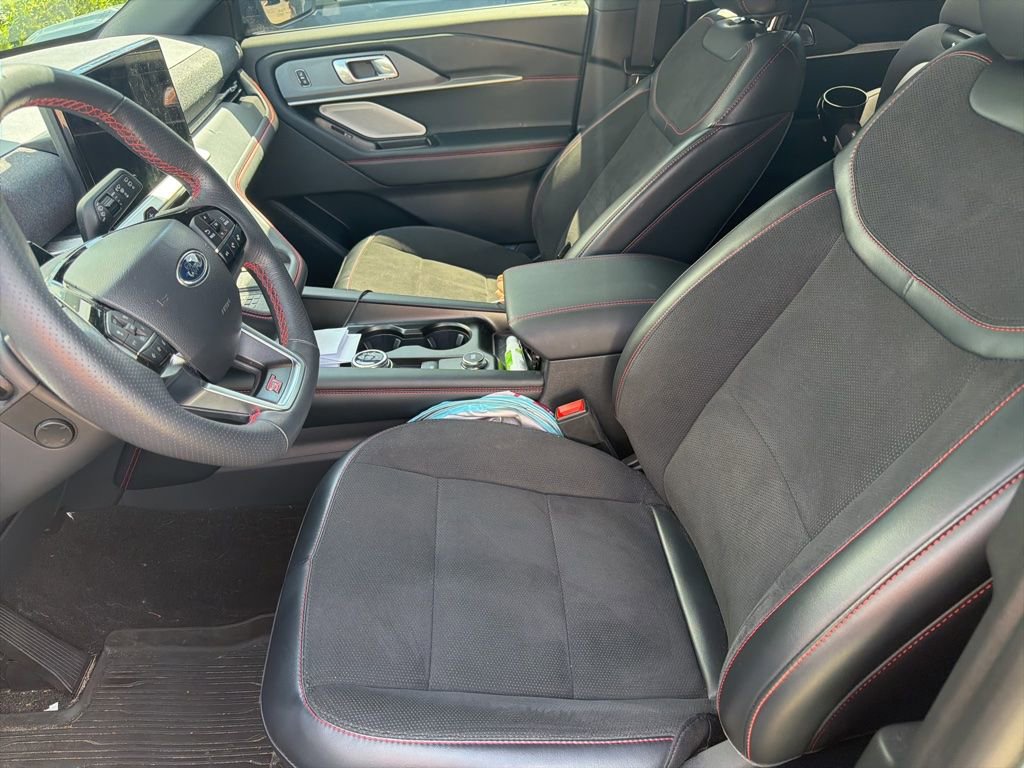 Used 2025 Ford Explorer ST RWD image 12