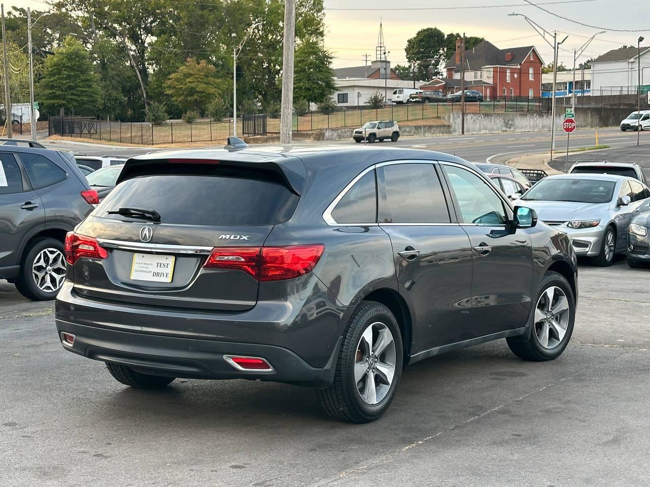 Used 2016 Acura MDX w/ AcuraWatch Plus Package FWD image 2