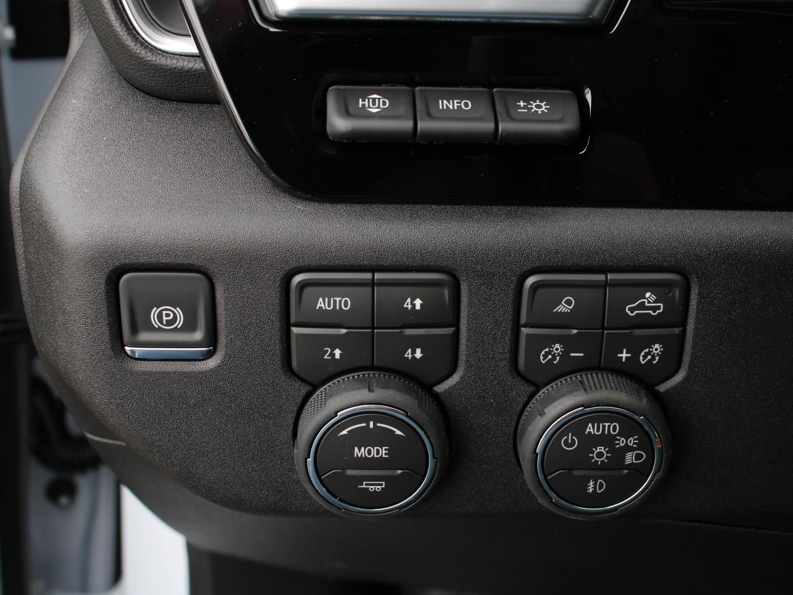 New 2026 Chevrolet Silverado 1500 LTZ w/ LTZ Premium Package AWD/4WD image 9