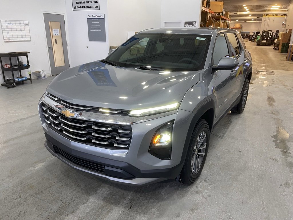 New 2026 Chevrolet Equinox LT image 3