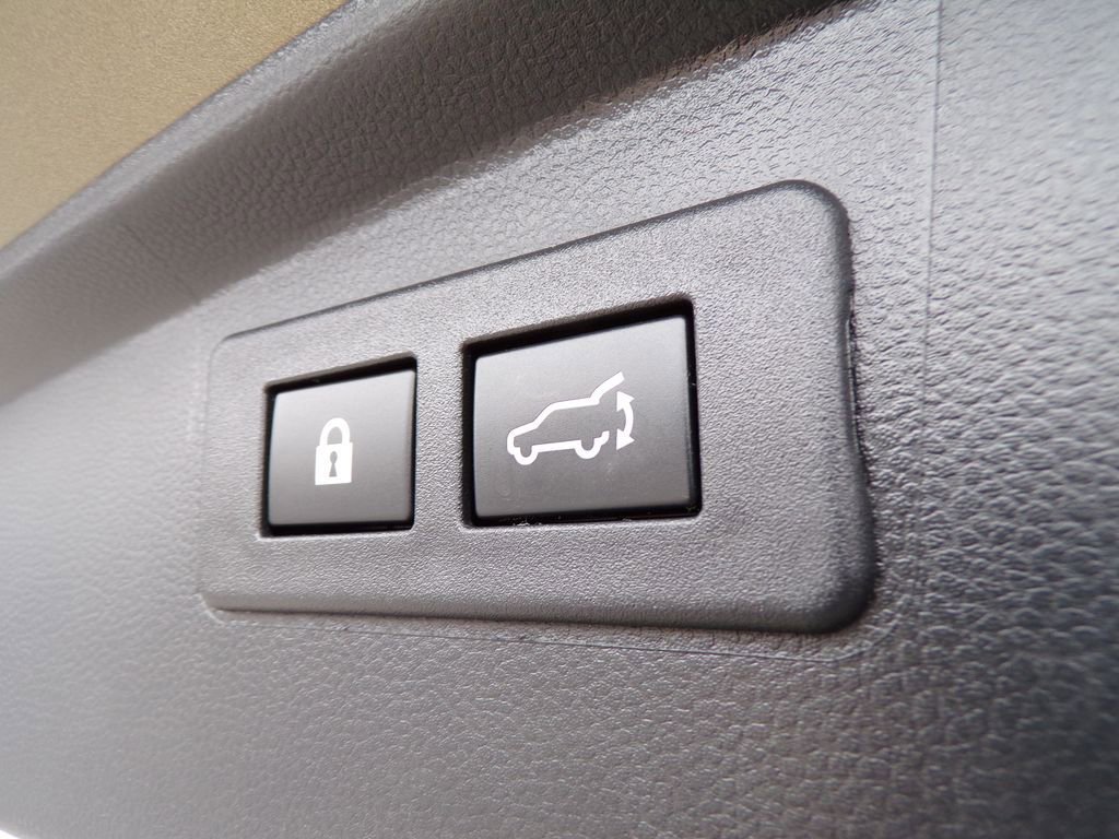 Used 2023 Subaru Outback Premium image 14