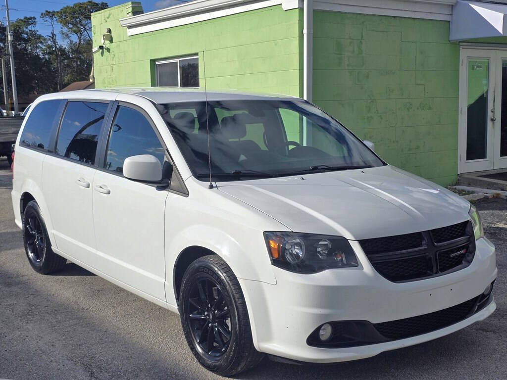 Used 2019 Dodge Grand Caravan SE FWD image 1