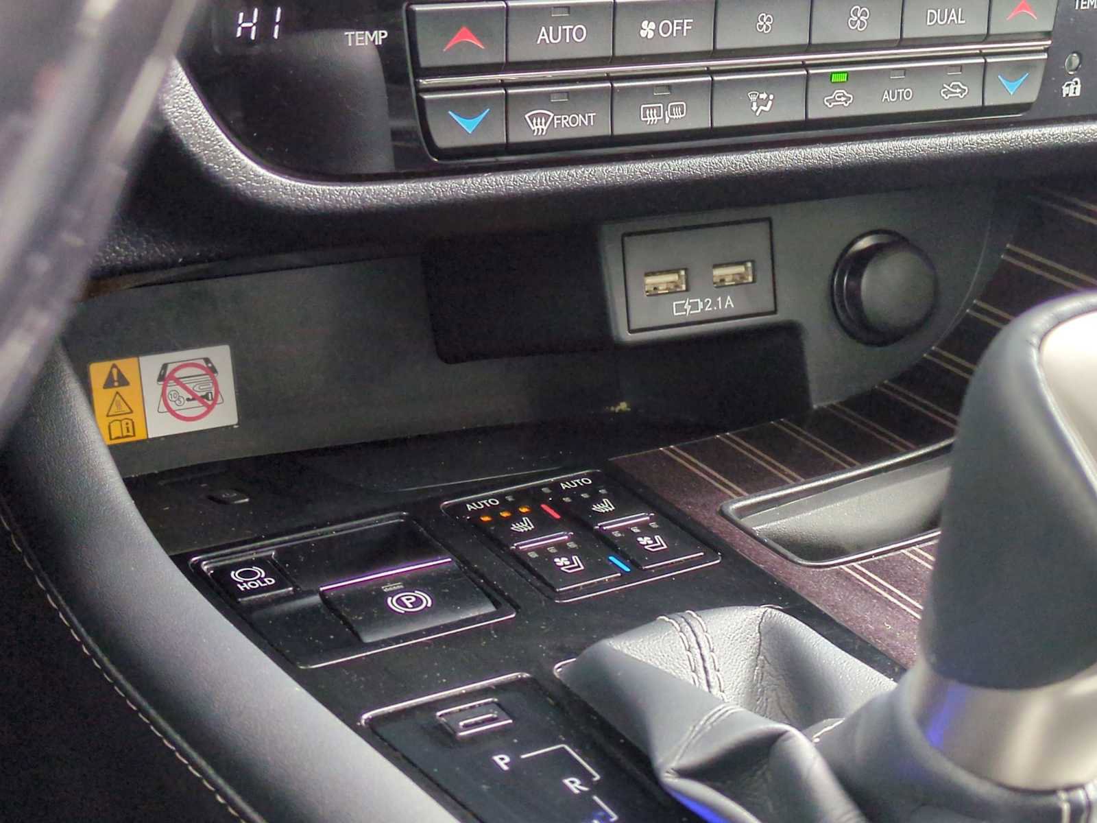 Used 2022 Lexus RX 450h AWD w/ Luxury Package image 33