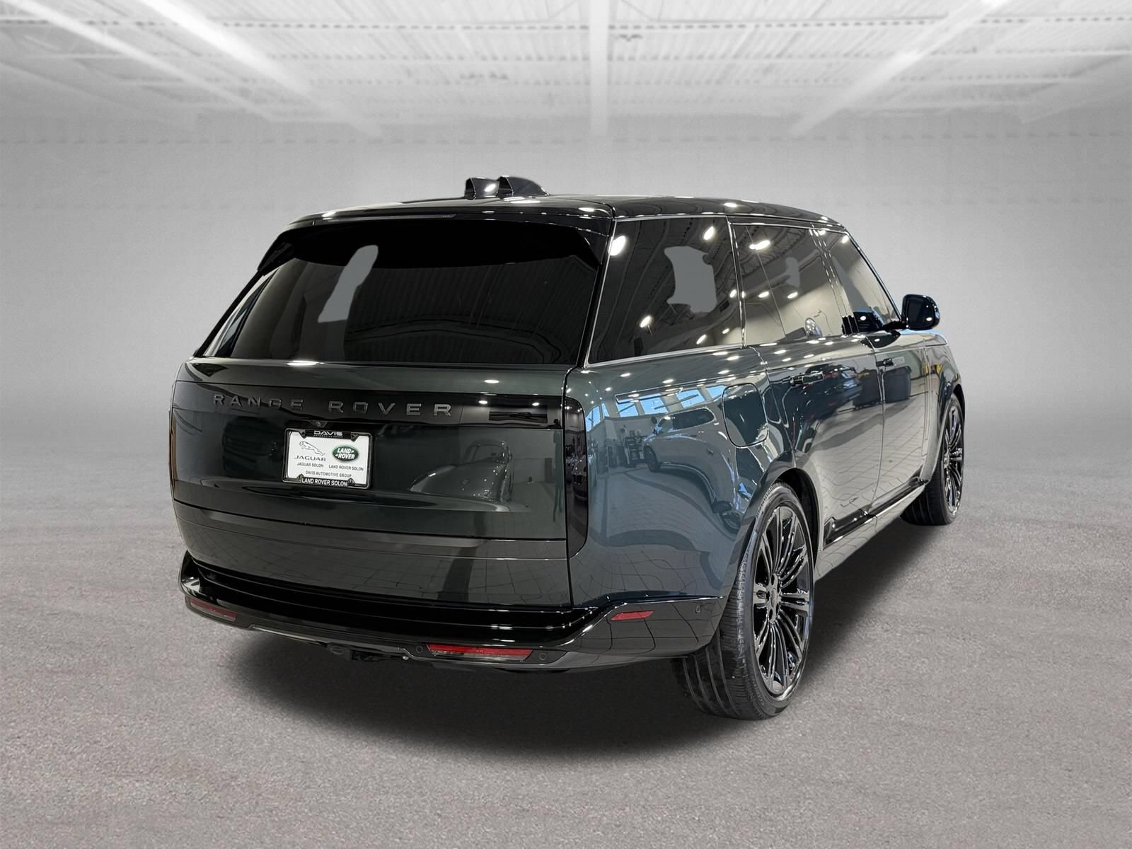 Used 2026 Land Rover Range Rover Long Wheelbase SE AWD/4WD image 7