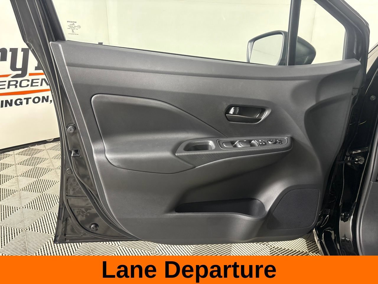 Used 2025 Nissan Versa S w/ Trunk Package FWD image 10