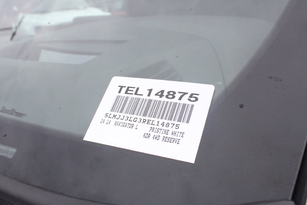 Used 2024 Lincoln Navigator L Reserve AWD/4WD image 39
