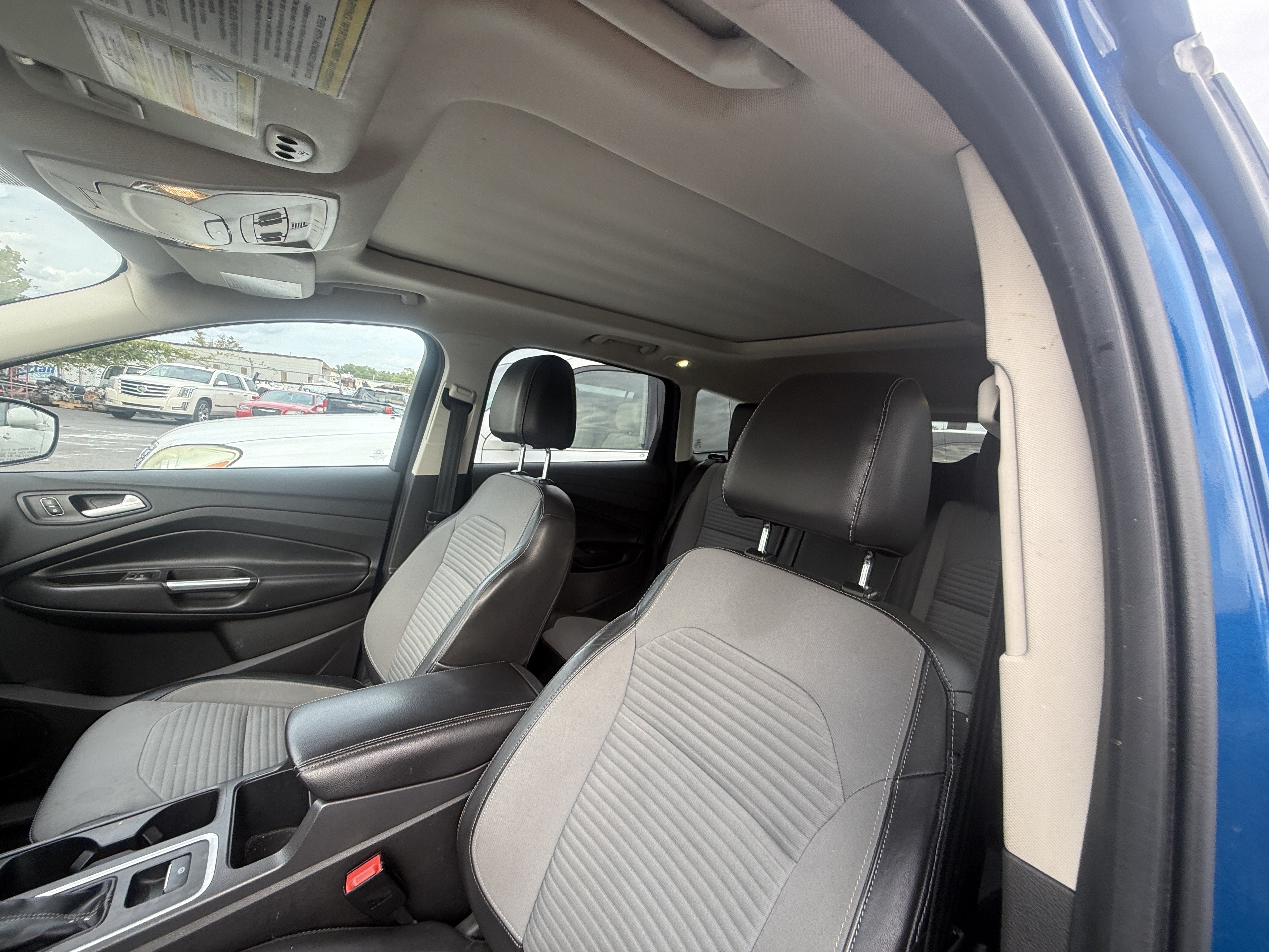 Used 2017 Ford Escape Titanium w/ Canadian Touring Package AWD/4WD image 7