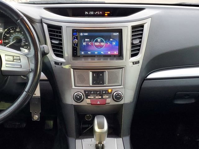 Used 2010 Subaru Legacy 2.5i Premium AWD/4WD image 28