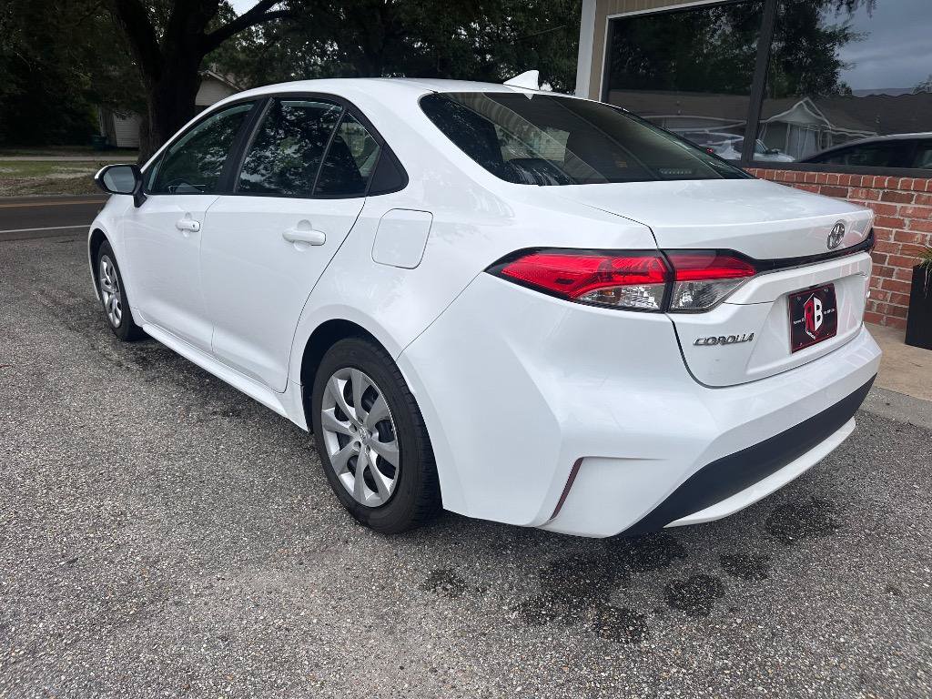 Used 2022 Toyota Corolla LE FWD image 7
