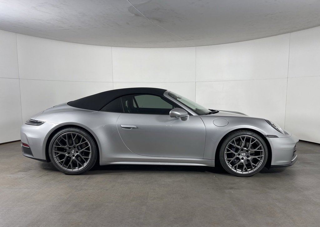 Certified 2025 Porsche 911 Carrera image 8