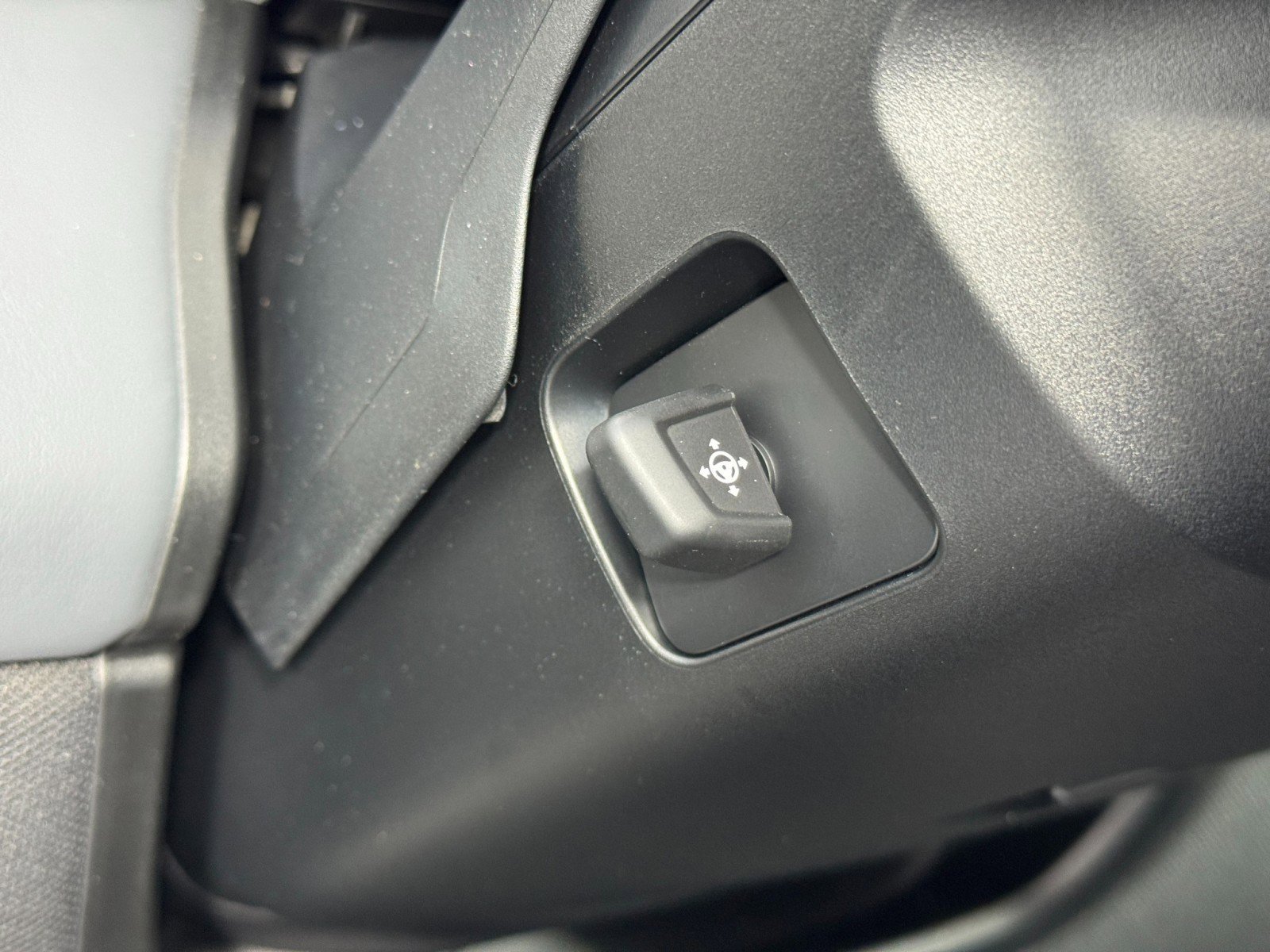 Used 2023 BMW iX M60 w/ Executive Package image 21