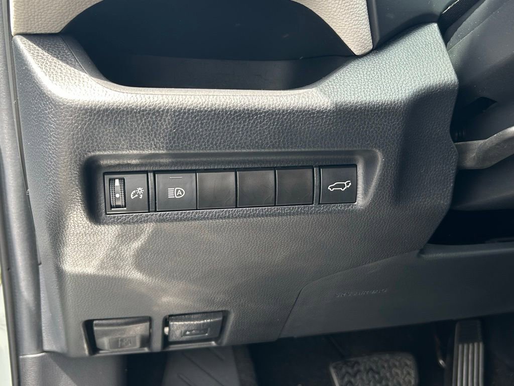 Used 2021 Toyota RAV4 XLE w/ Convenience Package AWD/4WD image 24