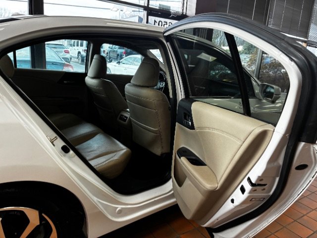 Used 2016 Honda Accord EX-L image 33