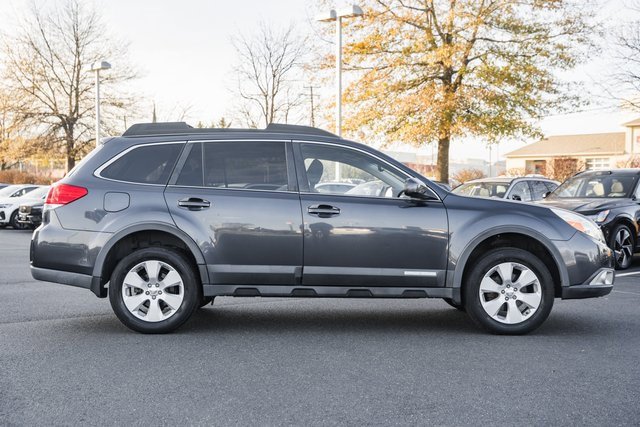 Used 2010 Subaru Outback 2.5i Premium image 3