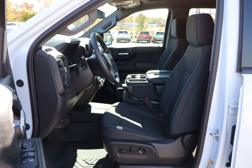 Used 2025 Chevrolet Silverado 1500 Custom Trail Boss w/ Turbomax Blackout Package image 13