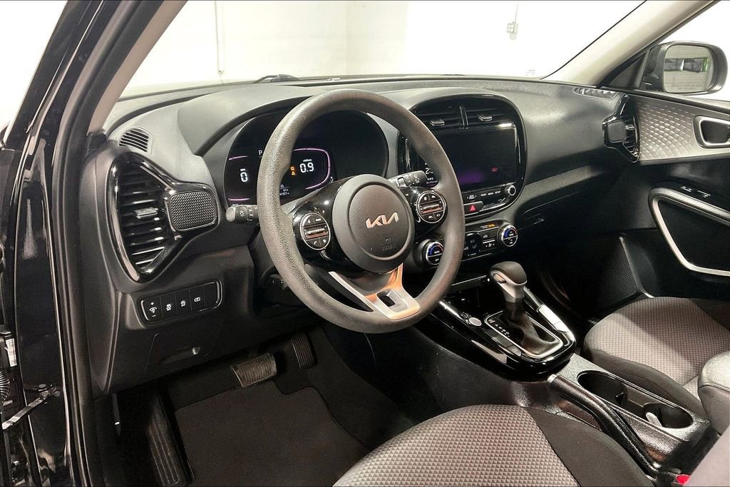 Used 2023 Kia Soul S image 16