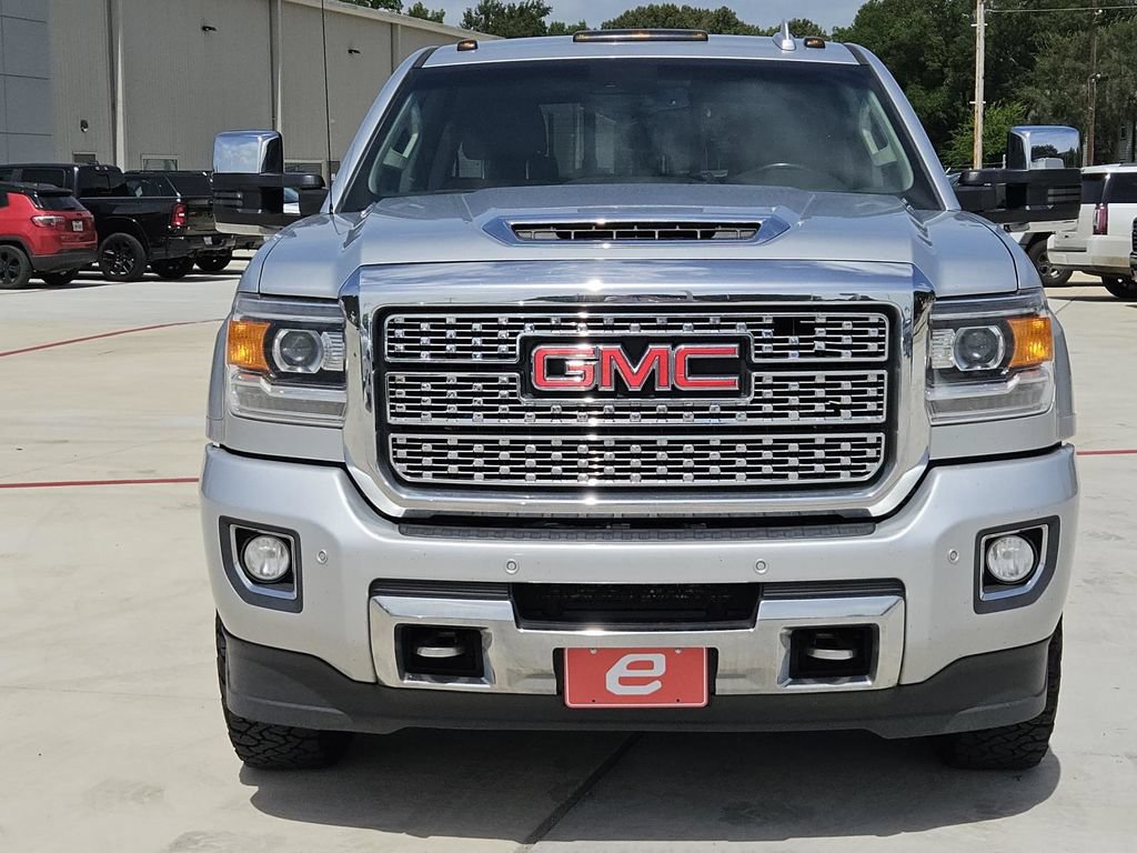 Used 2018 GMC Sierra 3500 Denali w/ Duramax Plus Package AWD/4WD image 2