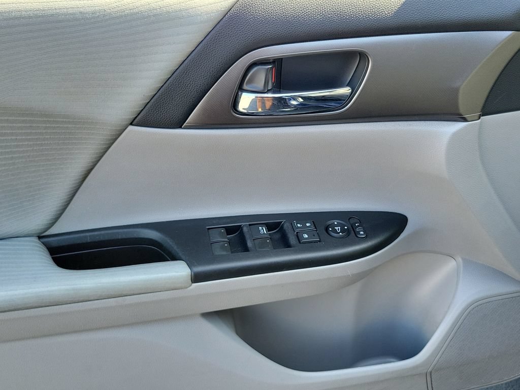 Used 2014 Honda Accord LX image 19