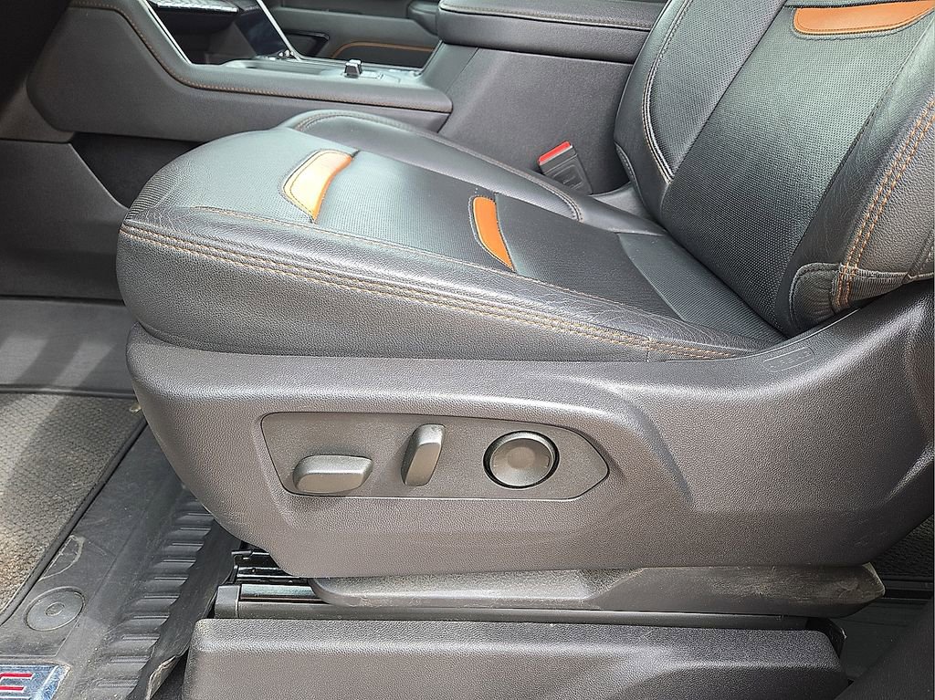 Used 2025 GMC Sierra 2500 AT4 w/ AT4 Preferred Package image 24