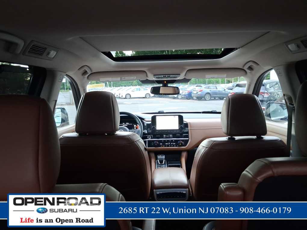 Used 2022 Nissan Pathfinder Platinum w/ Cargo Package AWD/4WD image 34