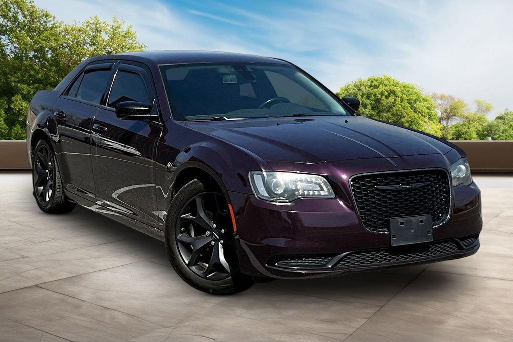 Used 2021 Chrysler 300 Touring w/ Sport Appearance Package image 7