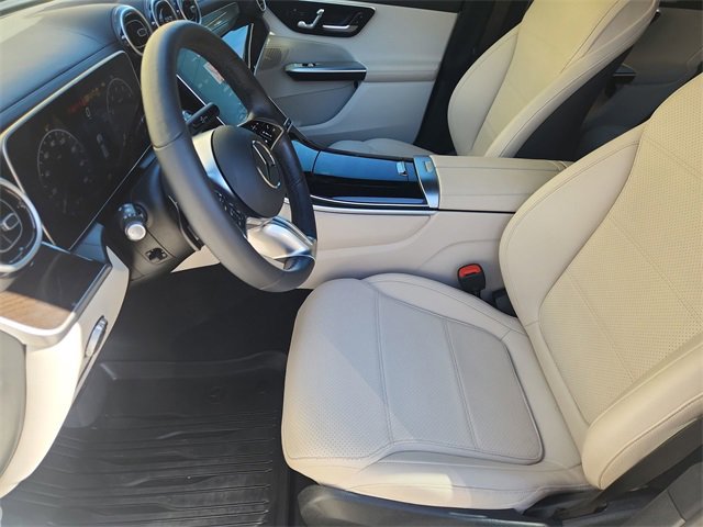 Used 2024 Mercedes-Benz GLC 300 4MATIC image 18