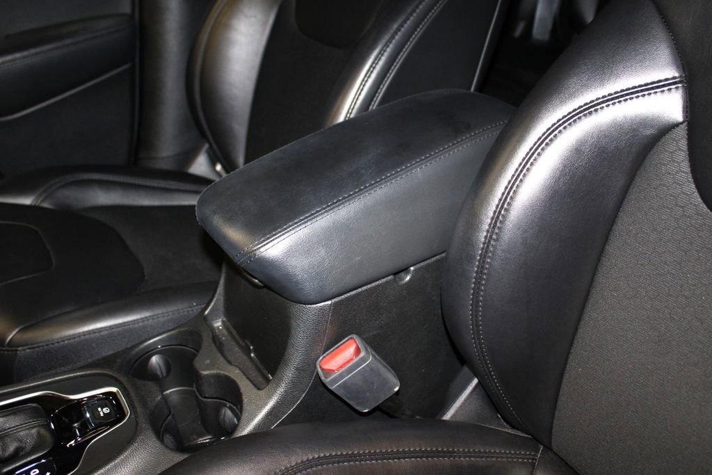 Used 2021 Jeep Cherokee Latitude Plus image 21